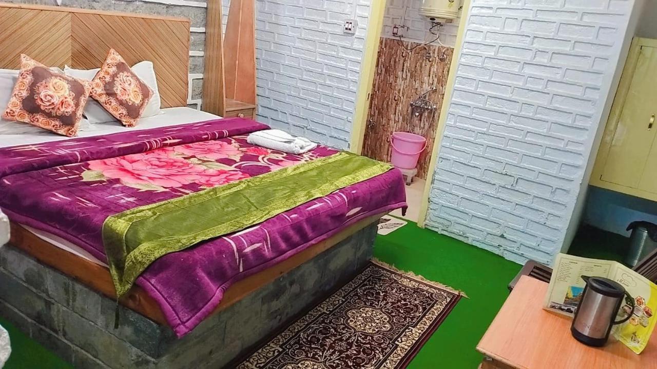 Hotel Seraj International 马拉里 外观 照片