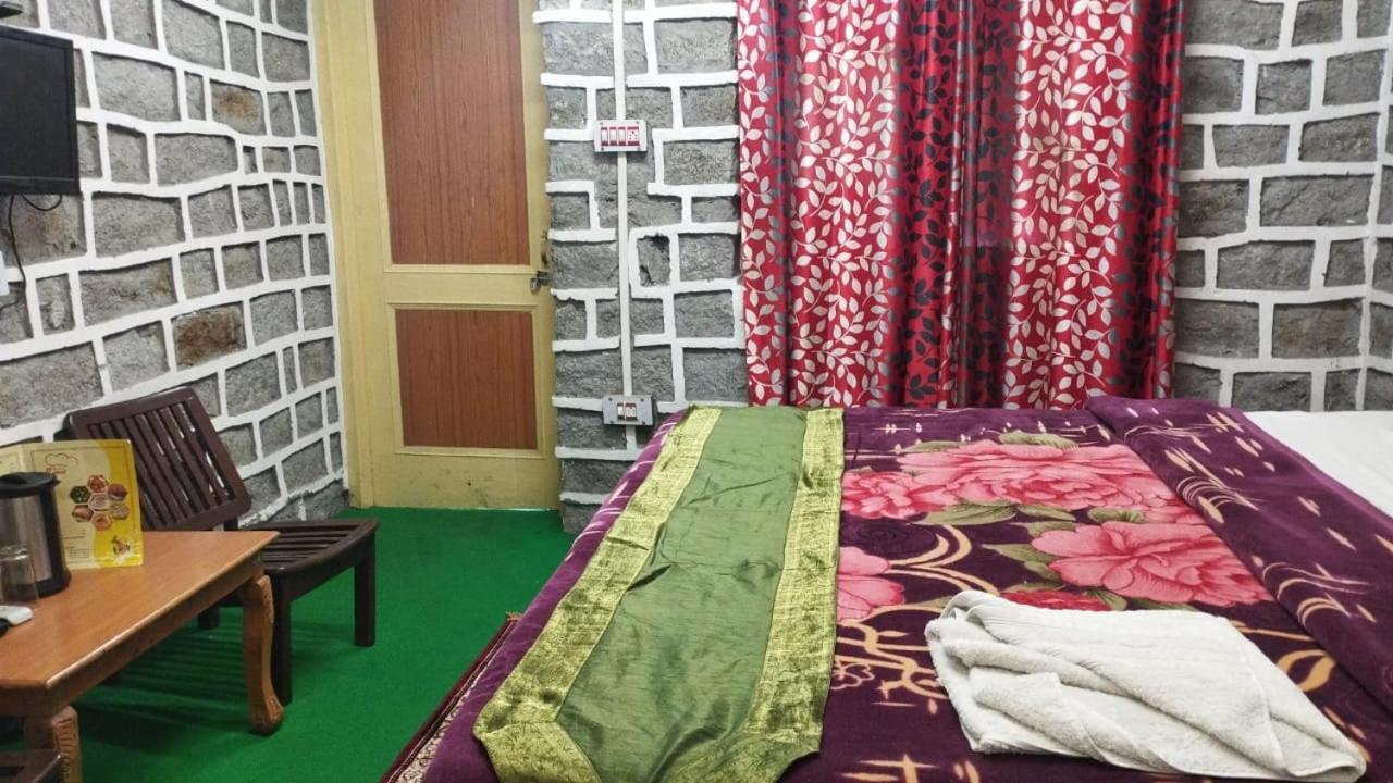 Hotel Seraj International 马拉里 外观 照片