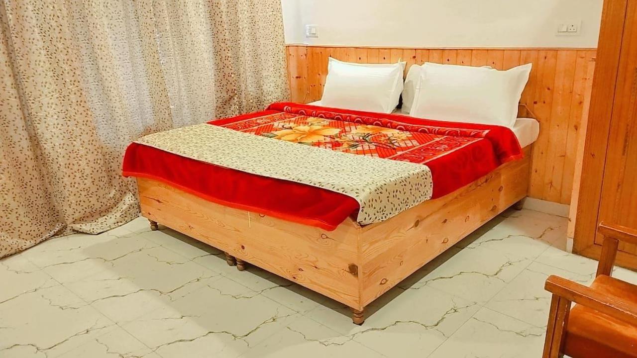 Hotel Seraj International 马拉里 外观 照片